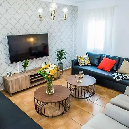 Villa Sleeps 10 Pool Wifi T808266 Corralejo