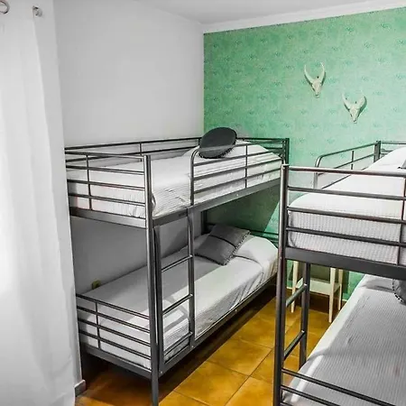 Villa Sleeps 10 Pool Wifi T808266
